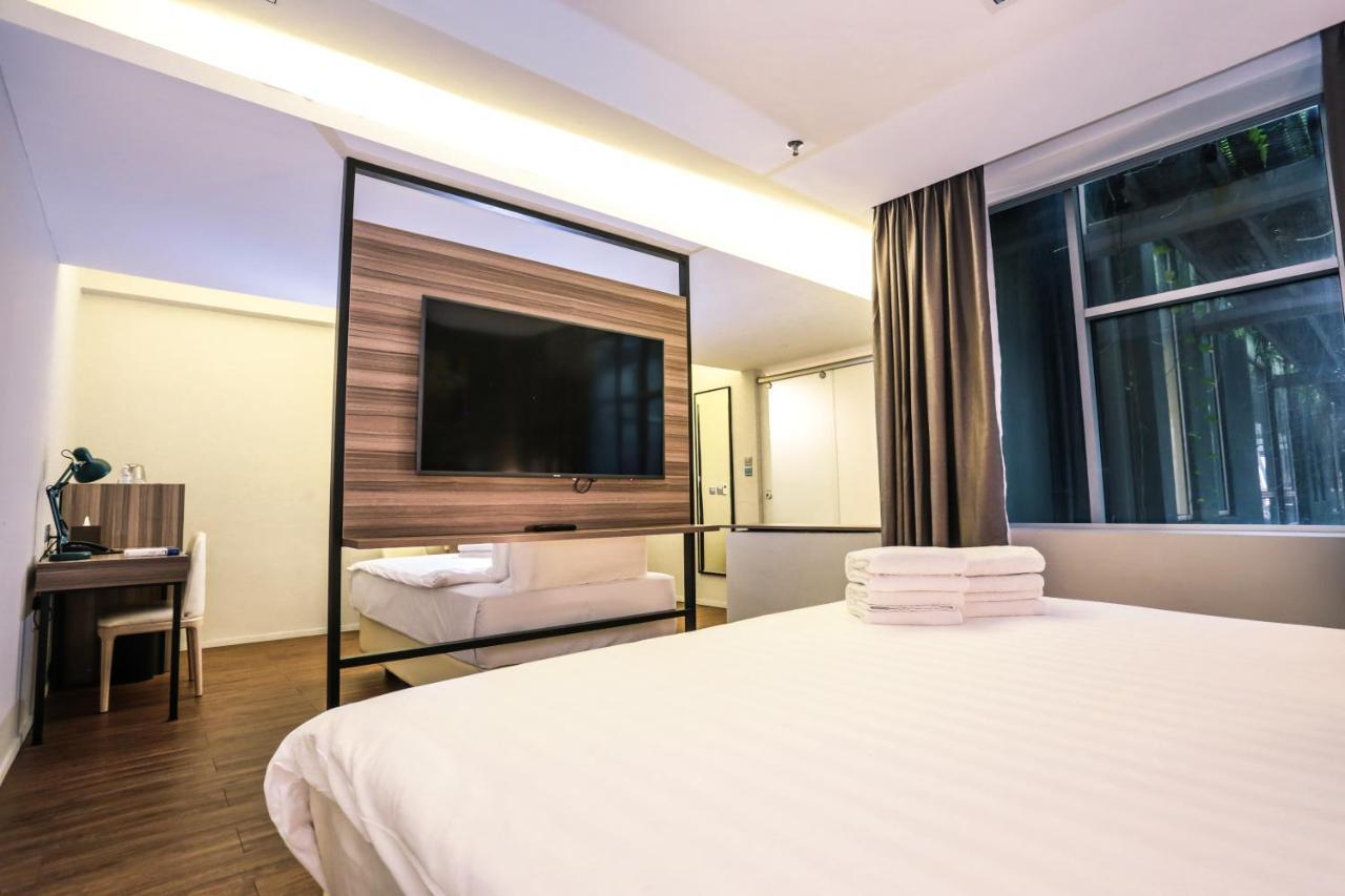 Days Hotel & Suites By Wyndham Fraser Business Park Kl Kuala Lumpur Bagian luar foto